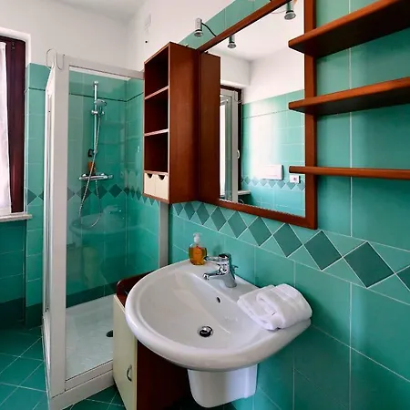 Welcome Traveller Divine Cecile 4*