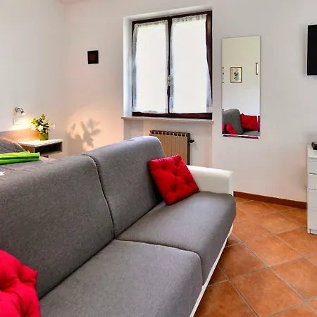 Welcome Traveller Divine Cecile Garda (Verona)