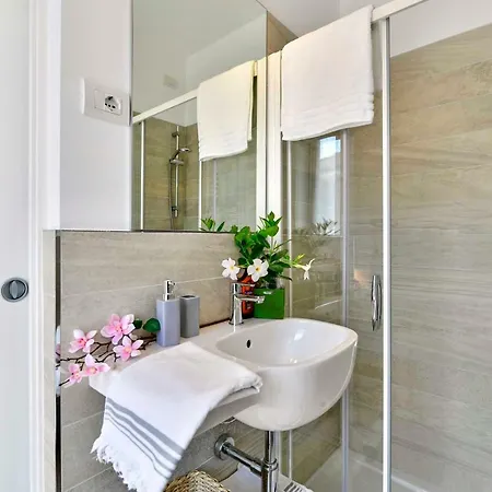 Welcome Traveller Divine Cecile Gæstehus