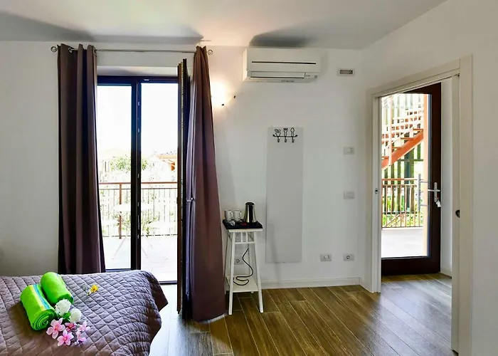 招待所 Welcome Traveller Divine Cecile 4*