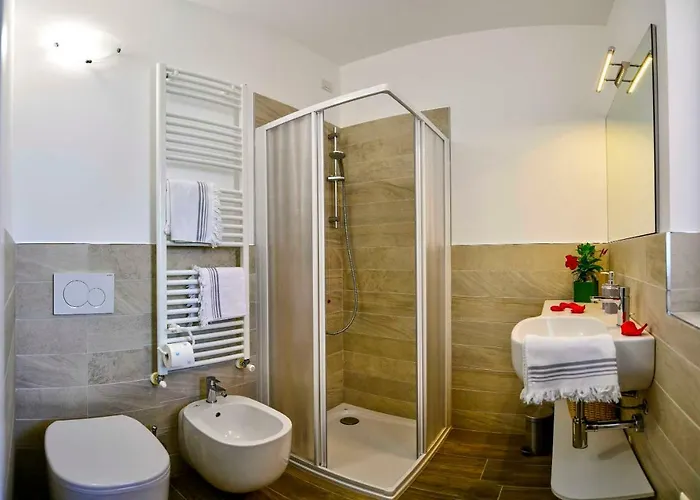 Welcome Traveller Divine Cecile 招待所 4*