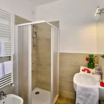 Welcome Traveller Divine Cécile Garda (Verona)