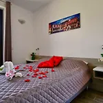 Welcome Traveller Divine Cécile Affittacamere Garda (Verona)