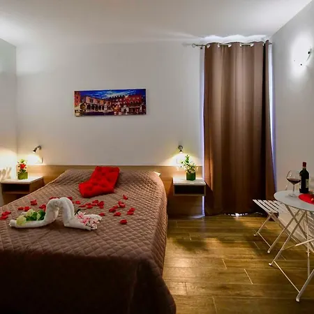 Welcome Traveller Divine Cecile Gasthuis Garda (Verona)
