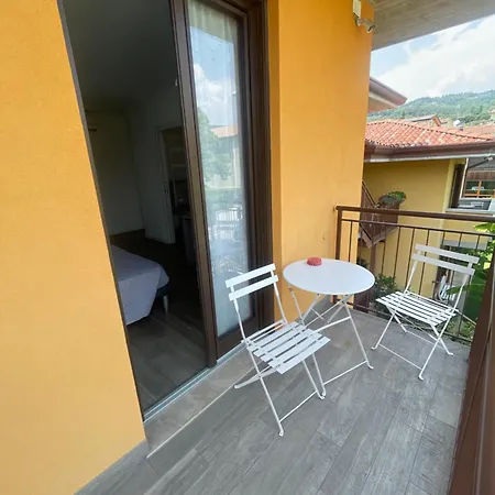 Welcome Traveller Divine Cecile * Garda (Verona)