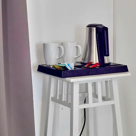 Welcome Traveller Divine Cecile Garda (Verona)