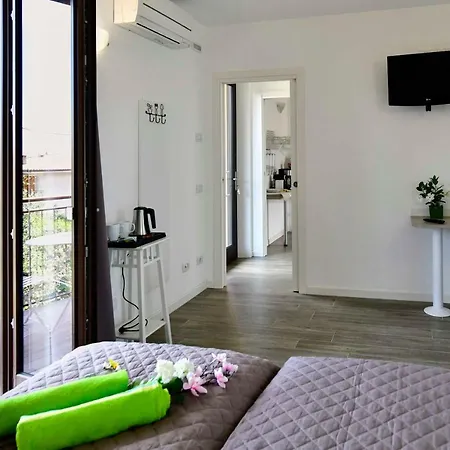 Welcome Traveller Divine Cecile * Garda (Verona)
