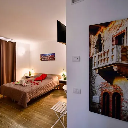 Welcome Traveller Divine Cécile Pensión Garda (Verona)