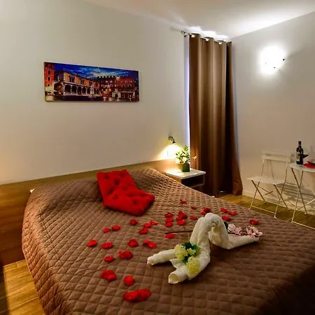 Welcome Traveller Divine Cécile Garda (Verona)