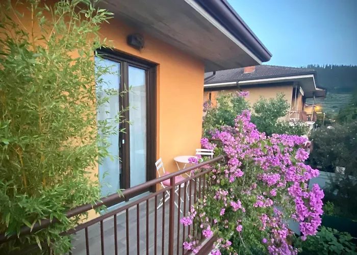 Welcome Traveller Divine Cecile Garda (Verona)