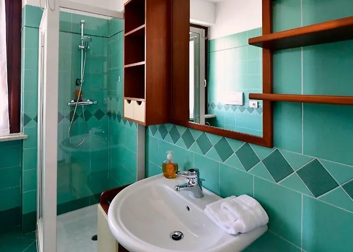 Welcome Traveller Divine Cecile 4*